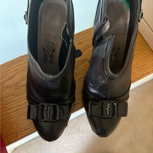 Salvatore Ferragamo Black Leather Heels with Bow